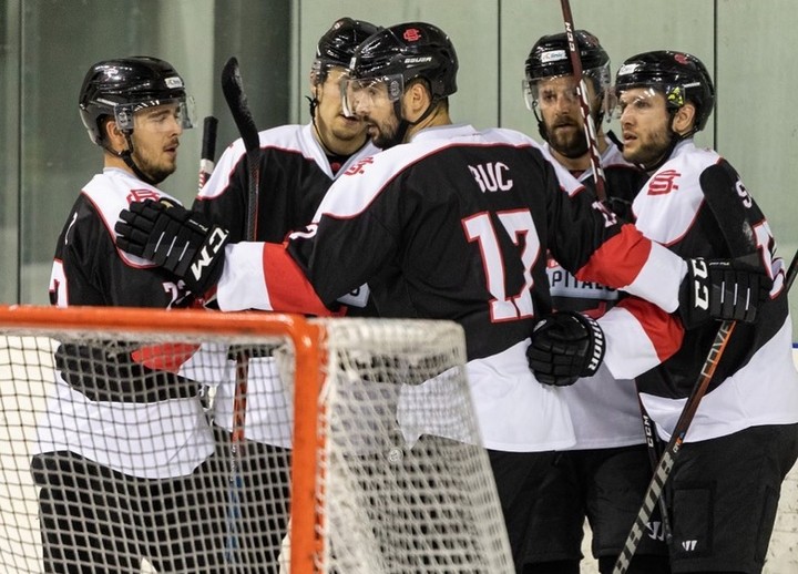 Víťazná premiéra Capitals, Žilina začala domácou prehrou